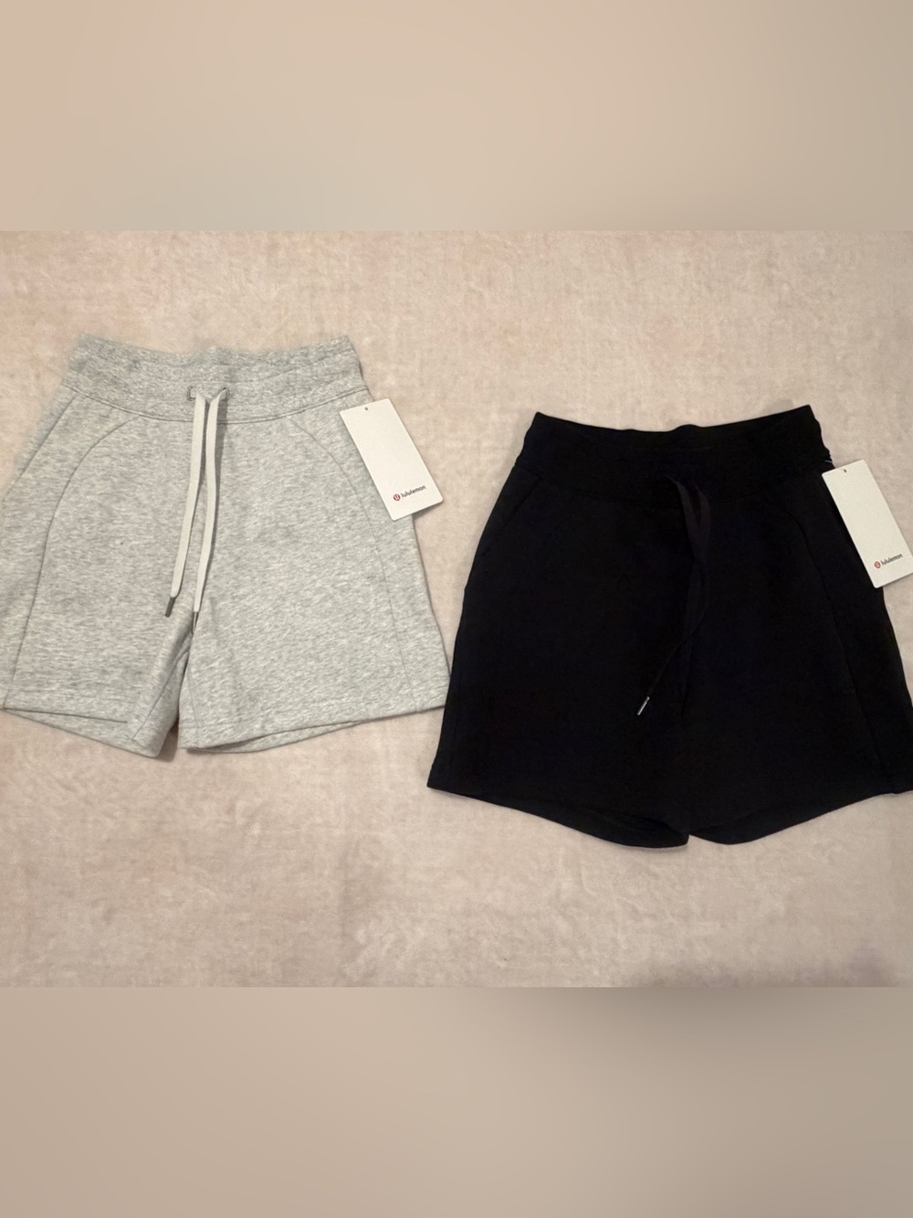 Lululemon Scuba High-Rise Shorts - Gray & Black.  Size 4